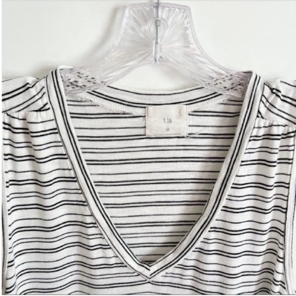 Anthropologie t.la Breezy tank top black white striped shirttail hem - Picture 5 of 8